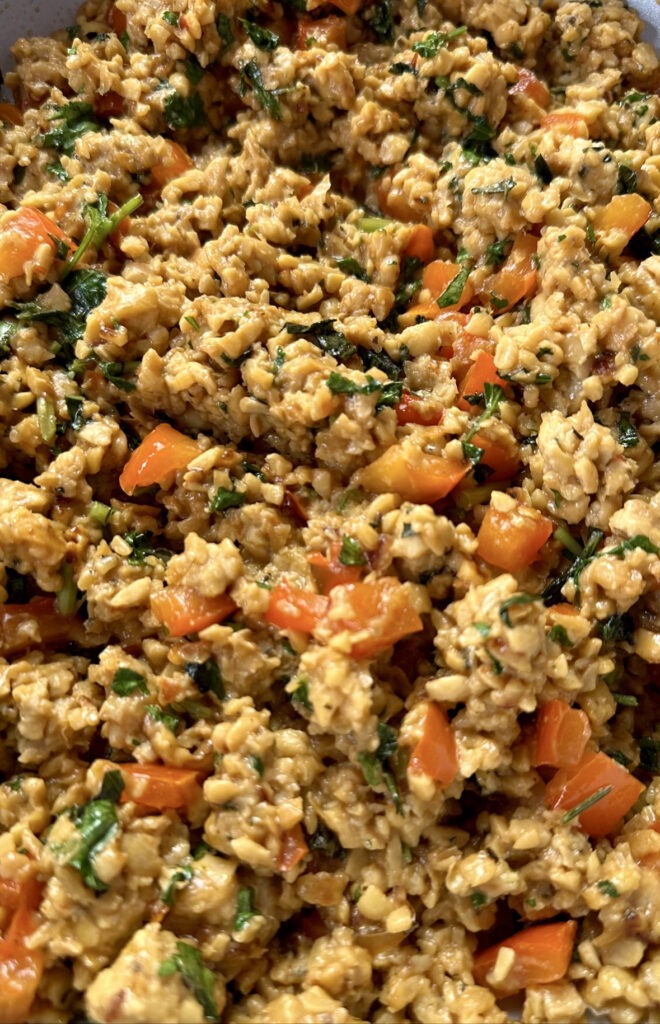 basil tempeh in frying pan